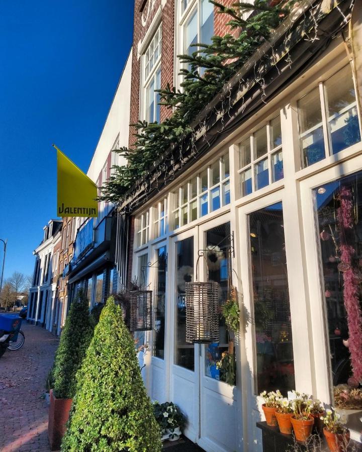 Stadslogement Valentijn 斯内克 外观 照片